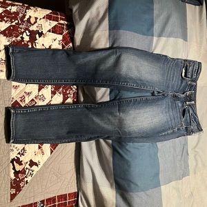 American Eagle medium wash jeans size 2. Only worn a few times